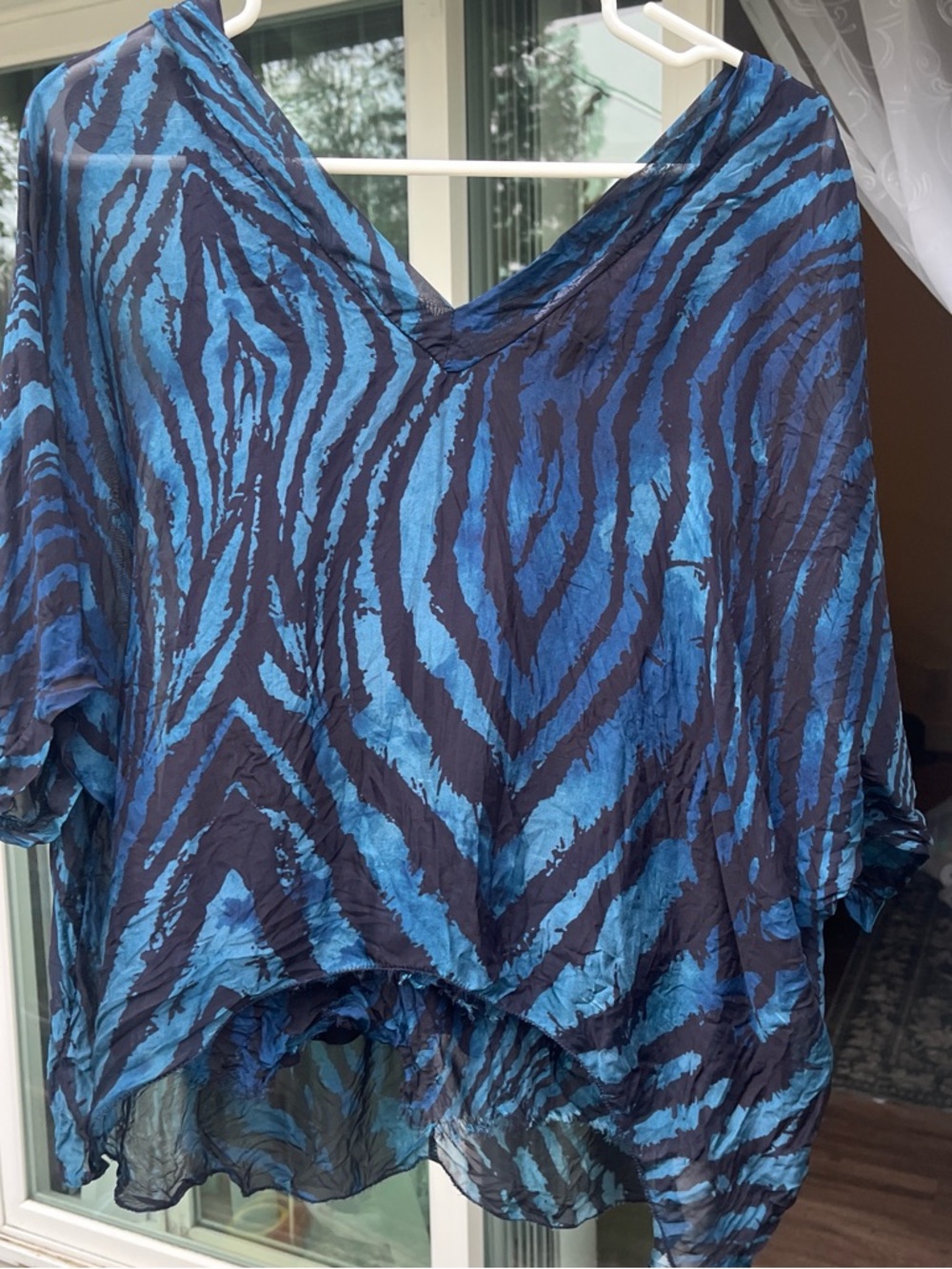 Women's Blue Zebra-Print V-Neck Tunic Top